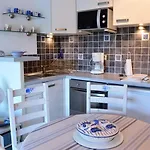 2 Pieces Avec Terrasse, 5 Couchages, - Fr-1-251-227 Apartament Le Lavandou
