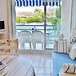 2 Pieces Avec Terrasse, 5 Couchages, - Fr-1-251-227 Apartament