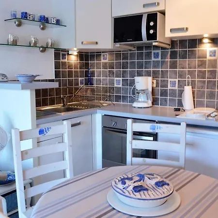 T2 Cosy Avec Piscine, Terrasse, Parking Securise Proche Et Commerces - - Fr-1-251-227 Apartment Le Lavandou
