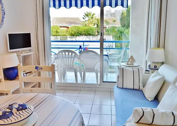 2 Pieces Avec Terrasse, 5 Couchages, - Fr-1-251-227 Апартаменты