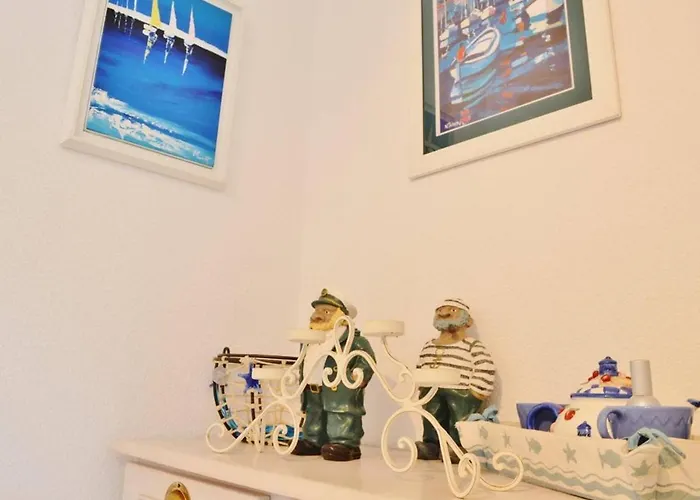 2 Pieces Avec Terrasse, 5 Couchages, - Fr-1-251-227 * Ле-Лаванду